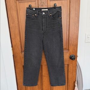 Levi’s women’s ribcage straight leg blk denim , size 29 length 27